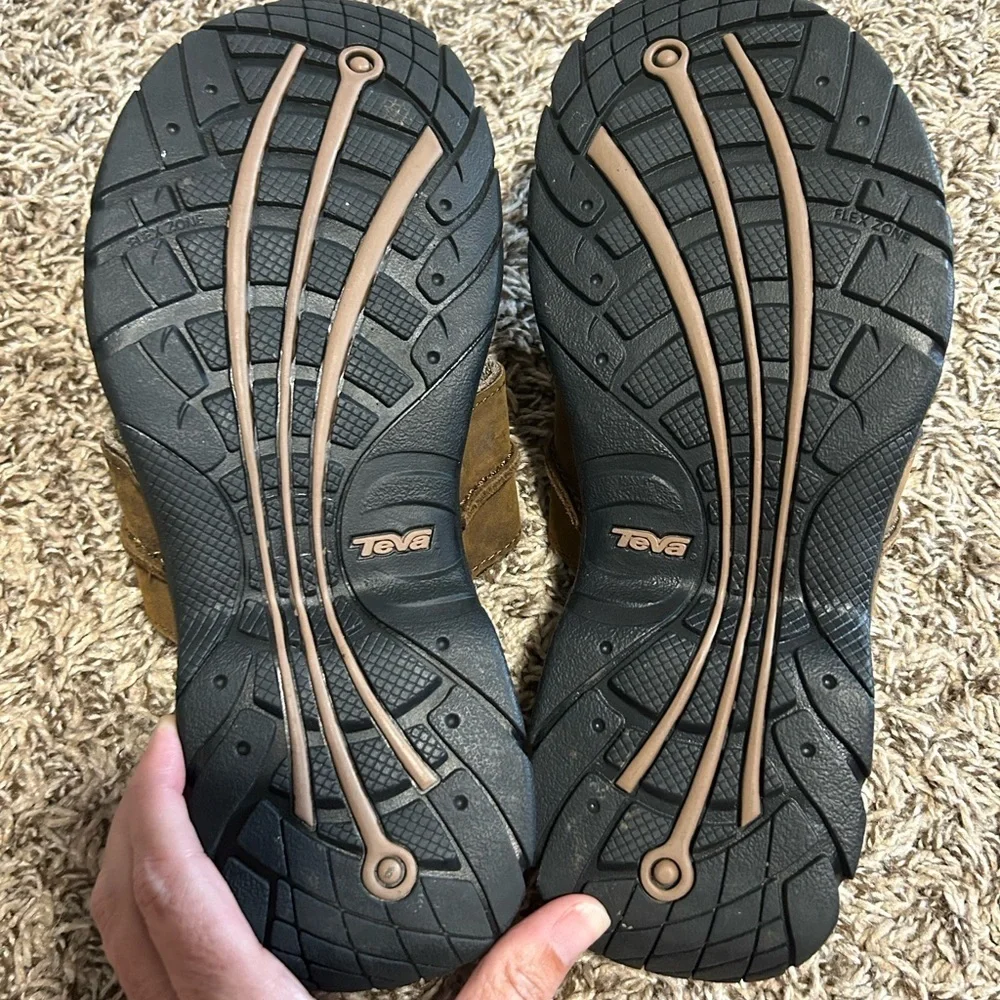 Teva Brown Sandals Criss-Cross Design Durable Soles